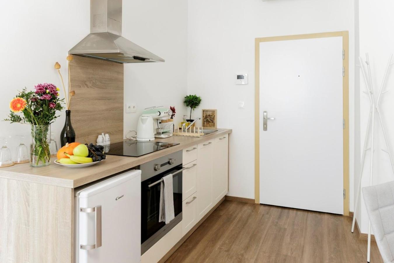 Boutique Flat In Old Town Apartamento Bratislava Exterior foto