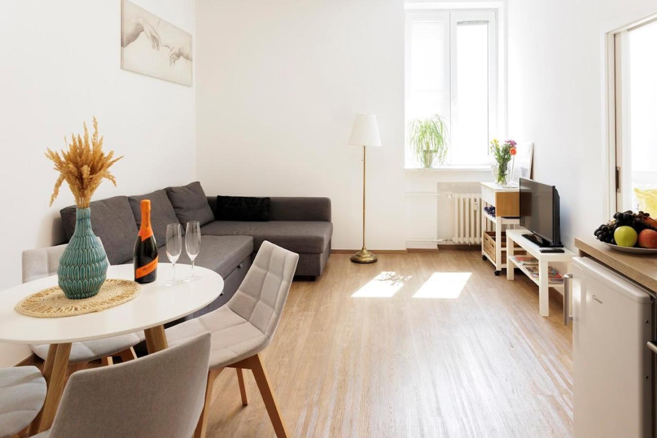 Boutique Flat In Old Town Apartamento Bratislava Exterior foto